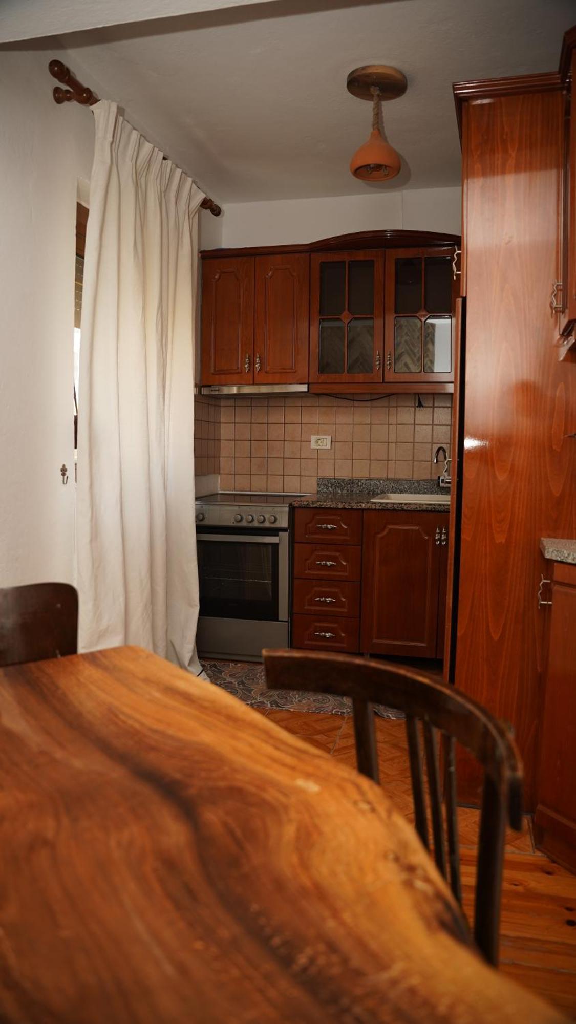 Relax Inn Korce Exterior photo